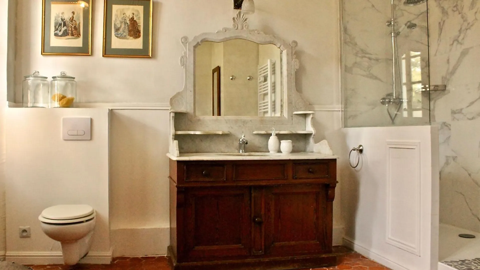 Hotel 1560- Domaine Des Cinq Jardins- A Magical And Authentic Mansion Fuveau 0*,  Francia