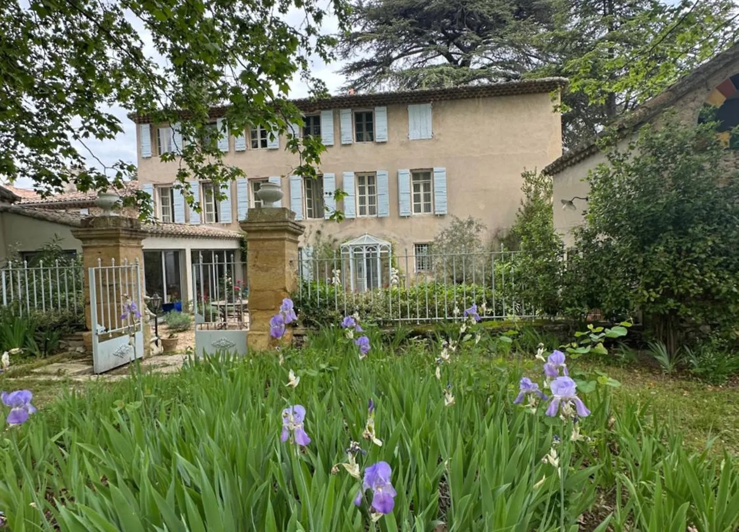 Hotel 1560- Domaine Des Cinq Jardins- A Magical And Authentic Mansion Fuveau 0*,  Francia