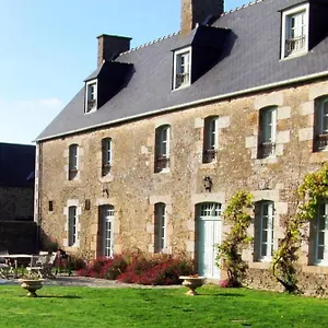  Bed & Breakfast La Vieille Foulonnière : D'hôtes&permaculture Francia