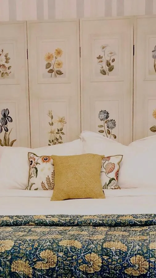 Hotel 1560- Domaine Des Cinq Jardins- A Magical And Authentic Mansion Fuveau Locanda