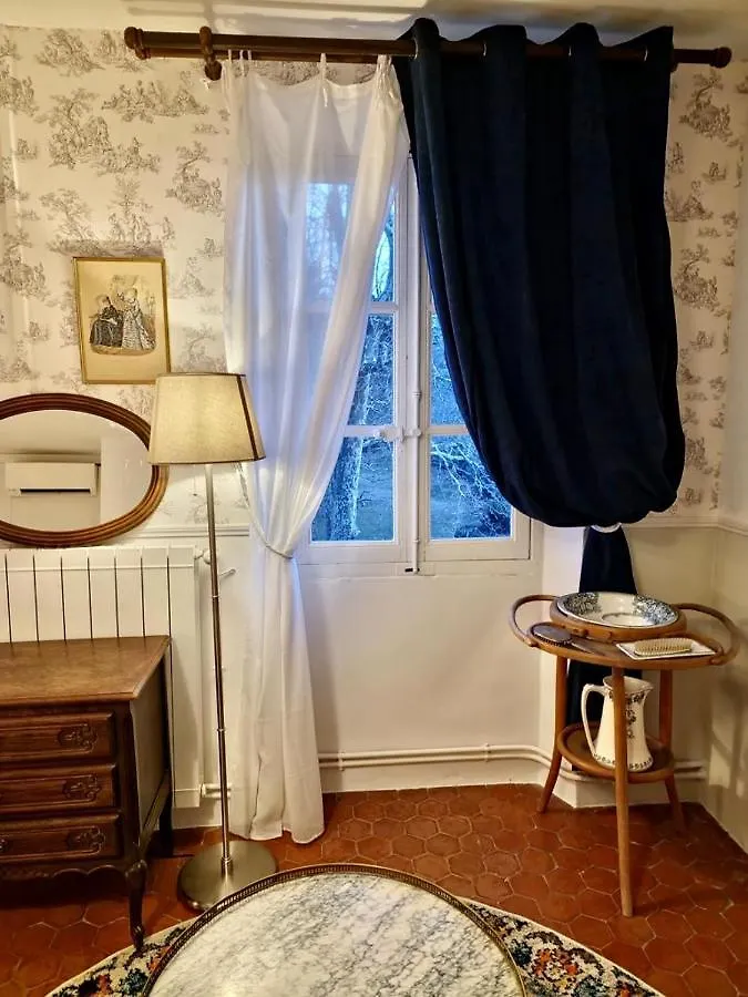 Hotel 1560- Domaine Des Cinq Jardins- A Magical And Authentic Mansion Fuveau 0*,